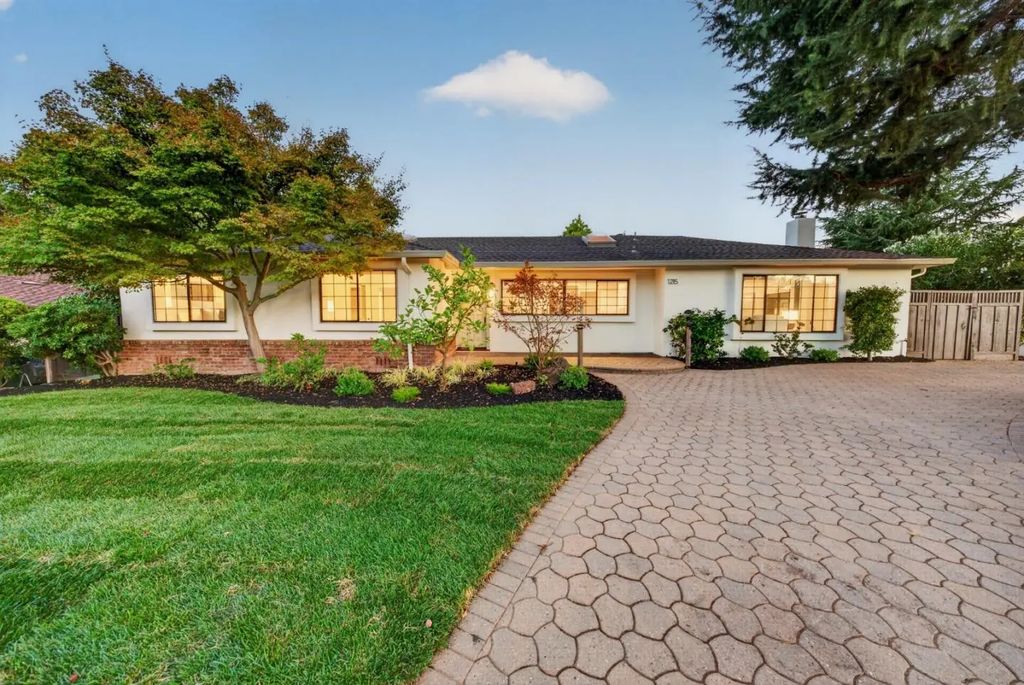 1215 Eva Avenue, Los Altos