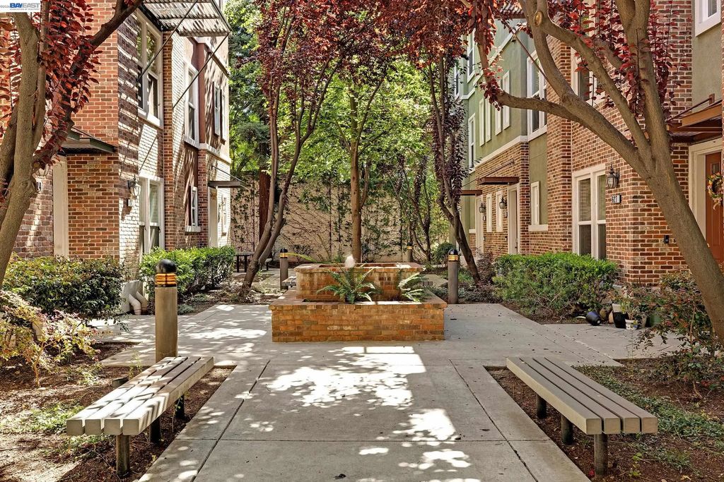 612 Artistic Pl, Hayward