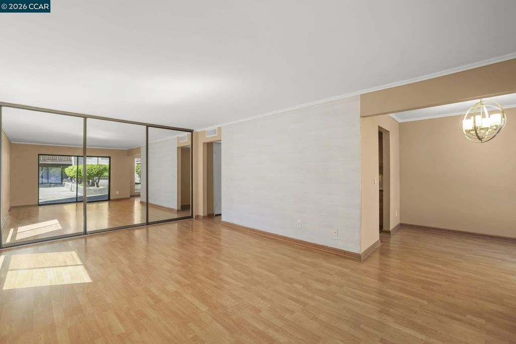 330 N Civic Dr 203, Walnut Creek