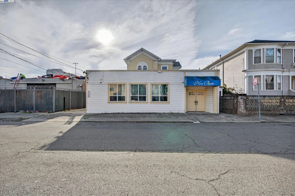 1011 E 11th St, Oakland