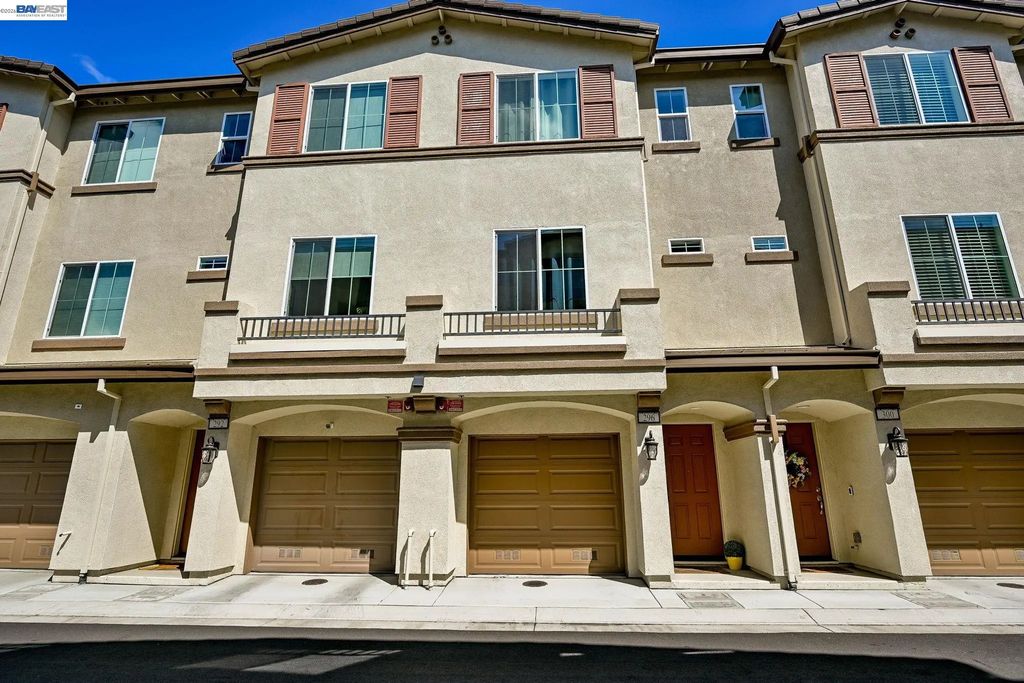 296 Laurel Knoll Dr, Martinez