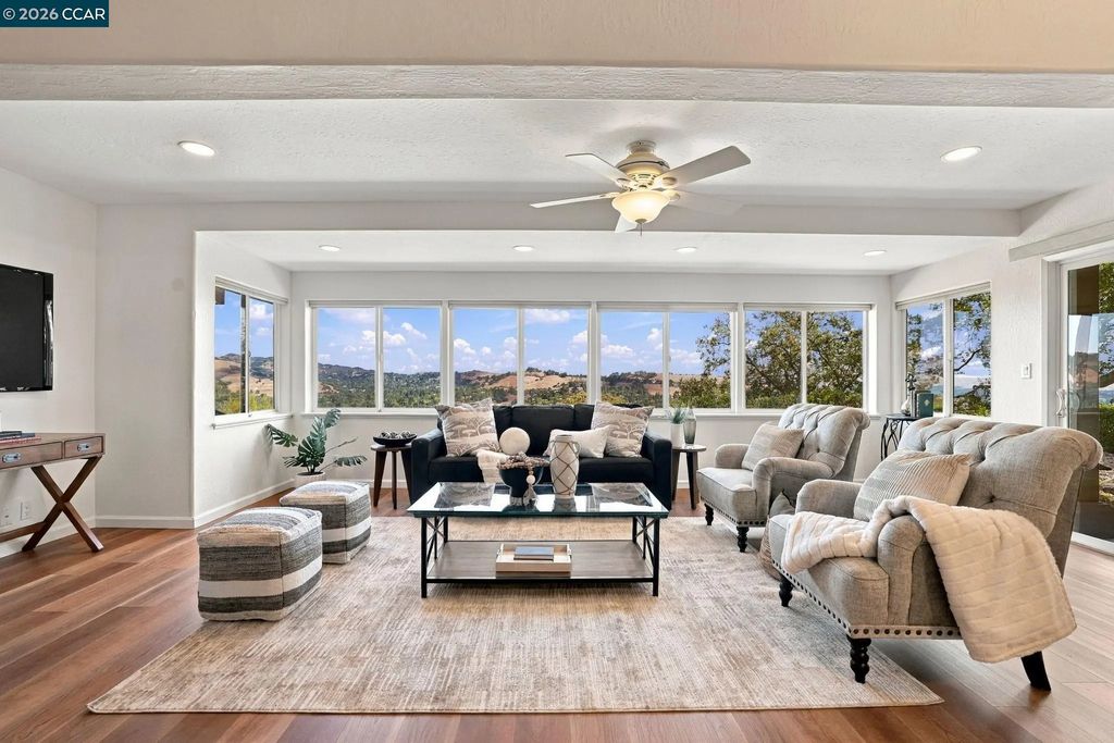 1138 Skycrest Dr 8, Walnut Creek