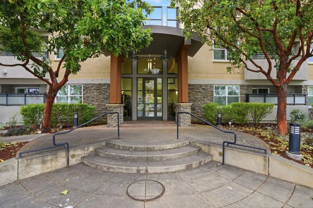 4388 El Camino Real 309, Los Altos