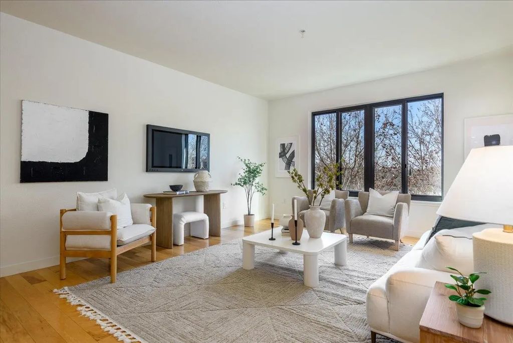 88 Bush Street 3203, San Jose