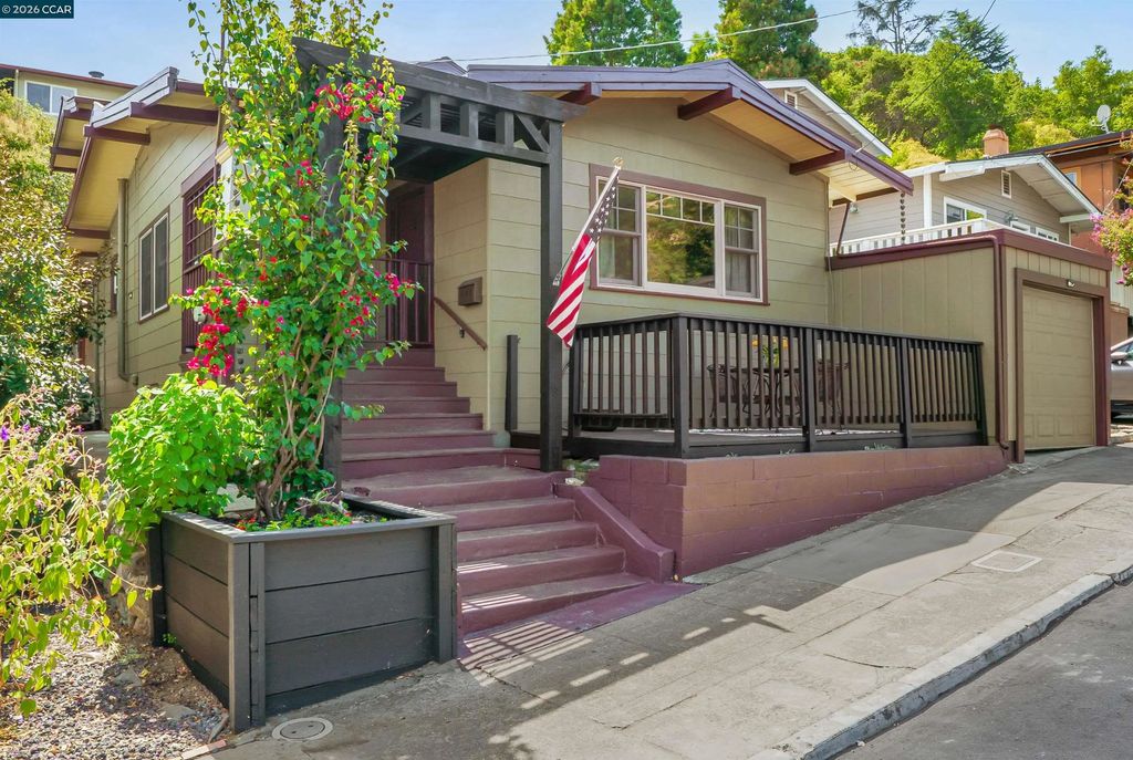 10 Green St, Martinez