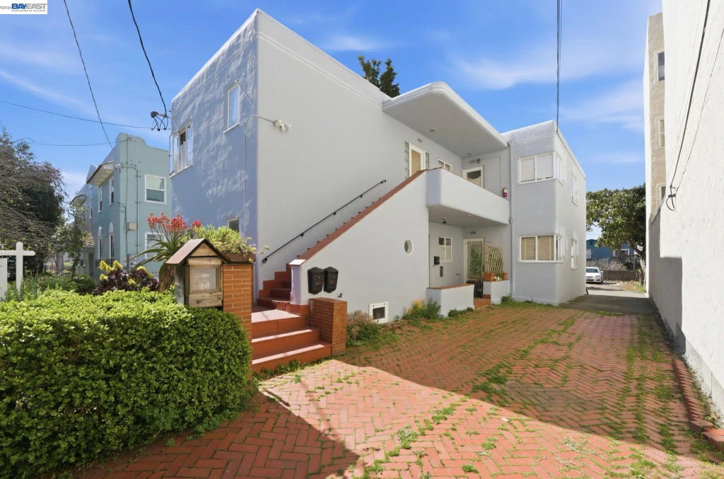 1682 Oxford St, Berkeley