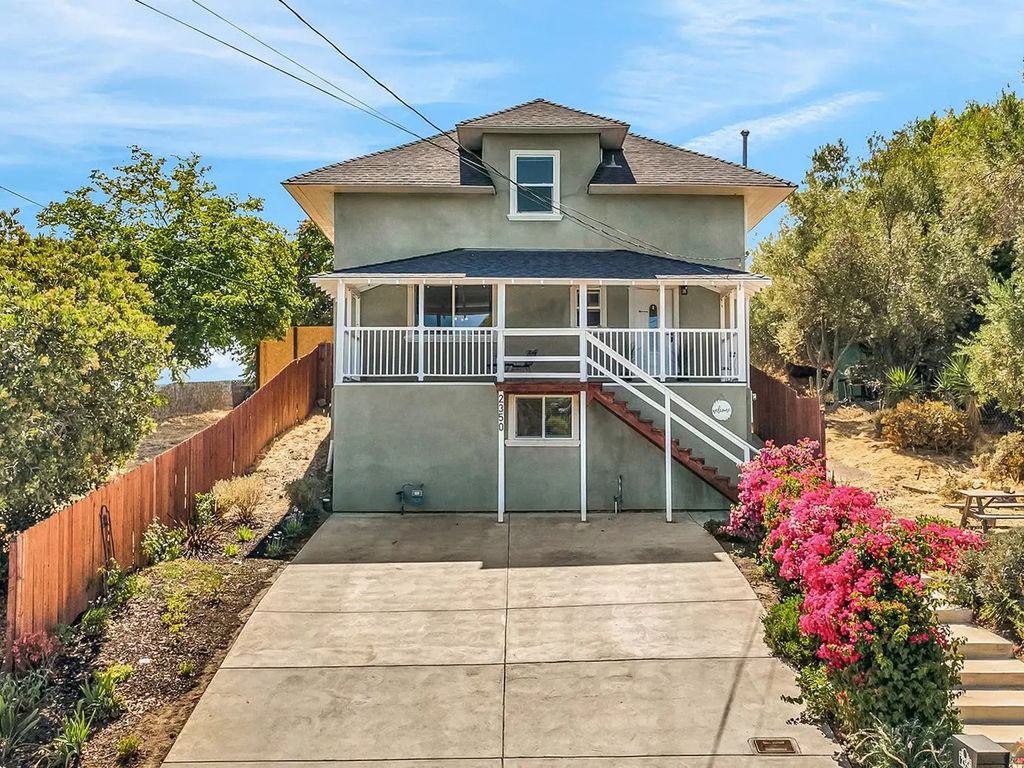2350 W Shell Ave, Martinez