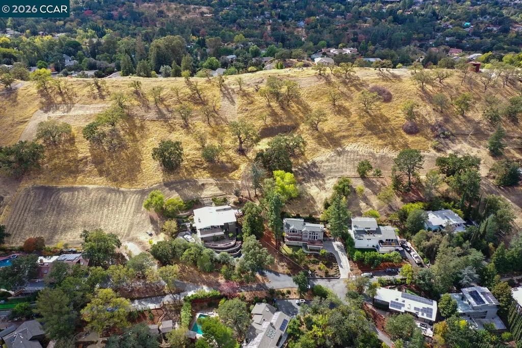 457 Summit Rd, Walnut Creek