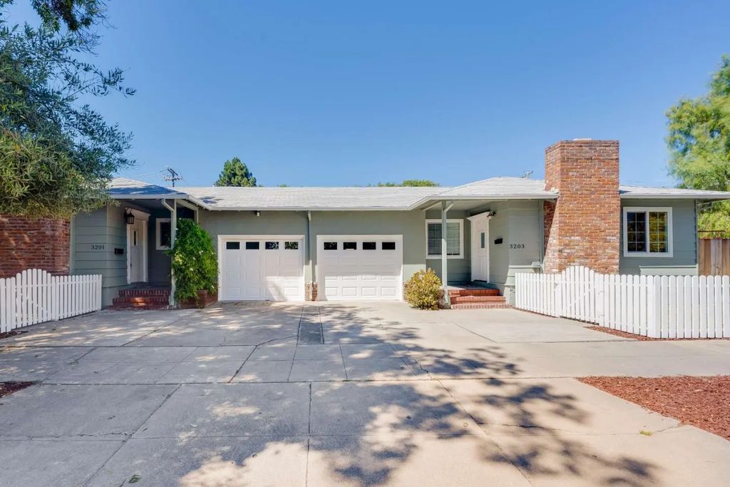 3201-3203 Hoover Street, Redwood City