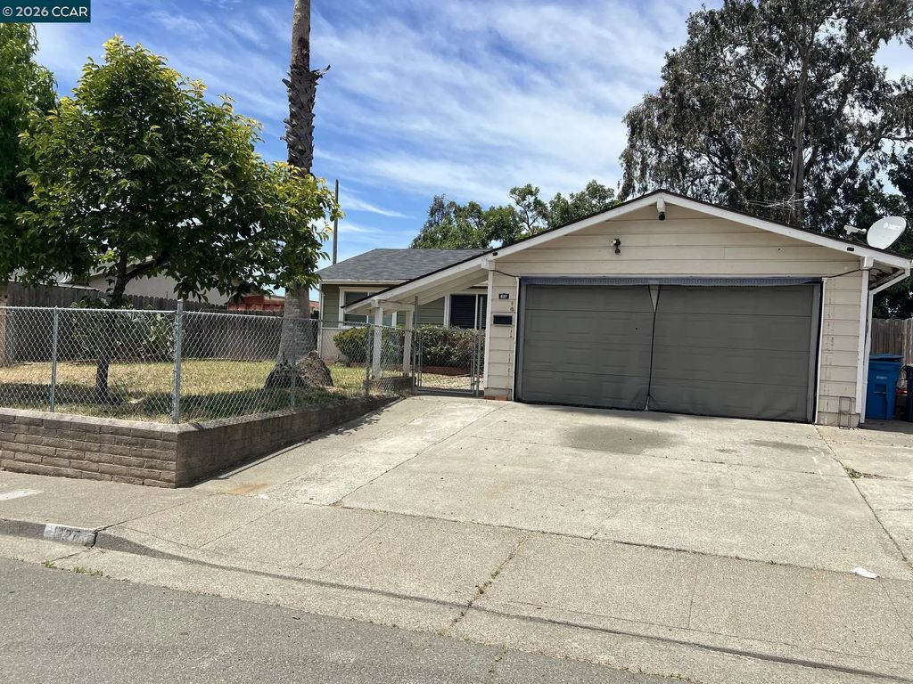 827 Falcon Dr, Vallejo