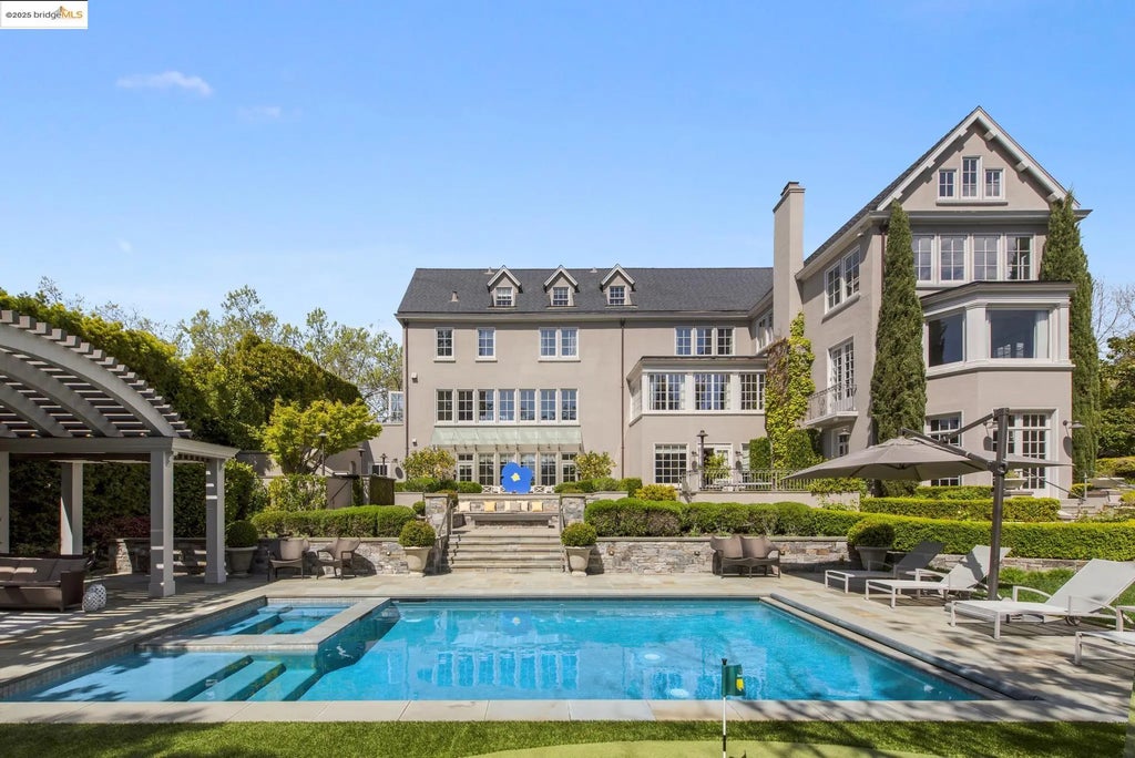 44 Farragut Ave, Piedmont