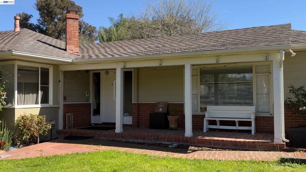 190 Alderwood Rd, Walnut Creek