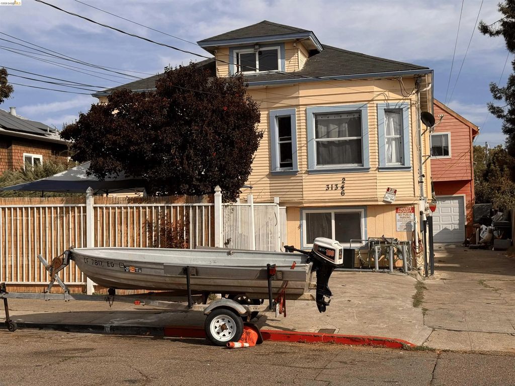 3134 Pleitner Ave, Oakland