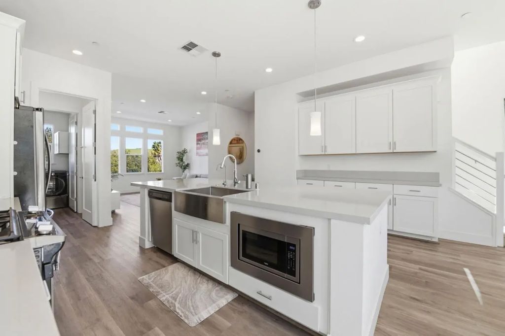 2449 Washington Boulevard, Fremont