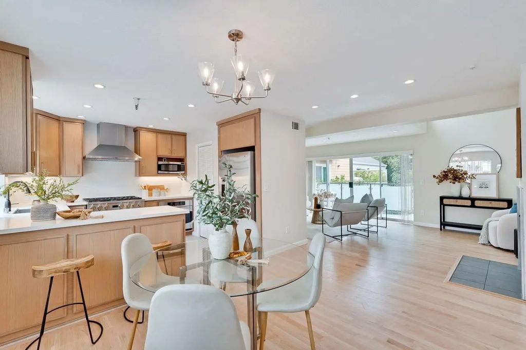 363 N Rengstorff Avenue 4, Mountain View