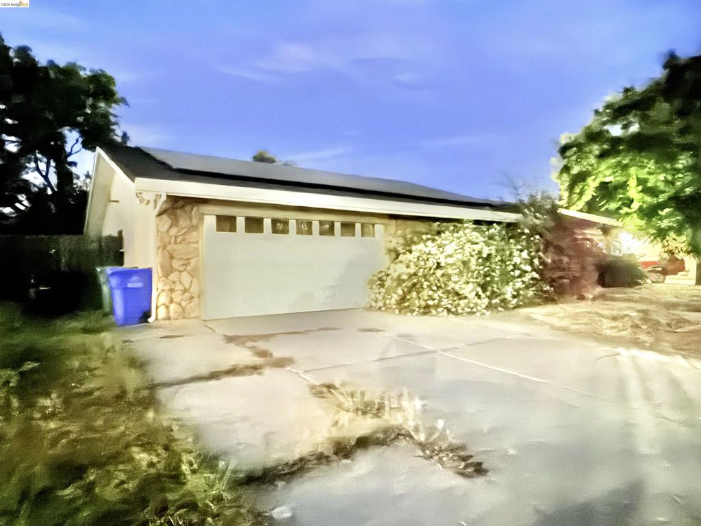 8721 Valley Oak Ln, Elk Grove