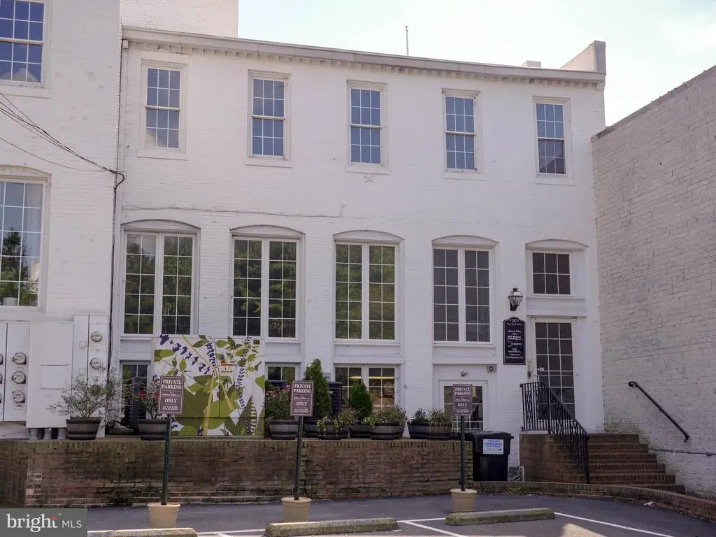 207 W Main St, SALISBURY