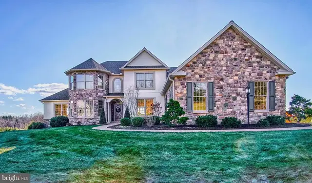 315 Pennington Dr, Mechanicsburg