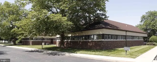 769 E Masten Cir, Milford