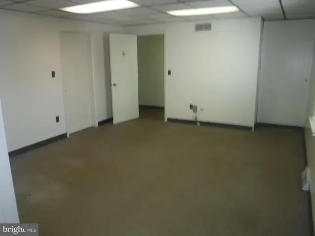 2089 Dupont #6, Dover