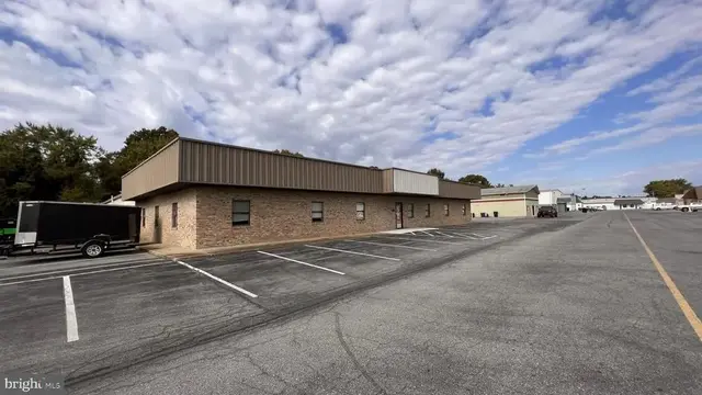 604 Otis Dr, Dover