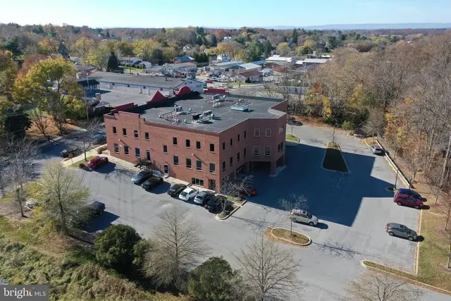 205 Center St, Mount Airy