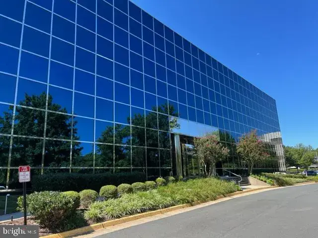 1875 Campus Commons Dr, Reston