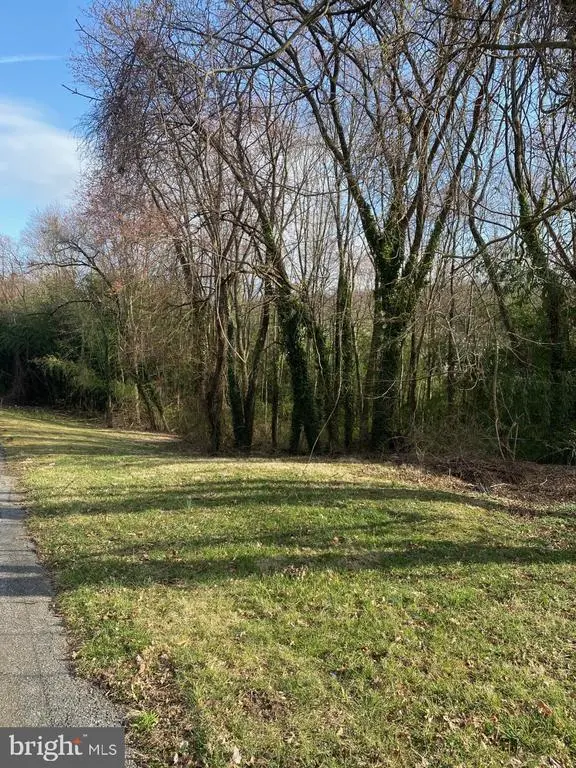 6805 Zook Pl, Riverdale