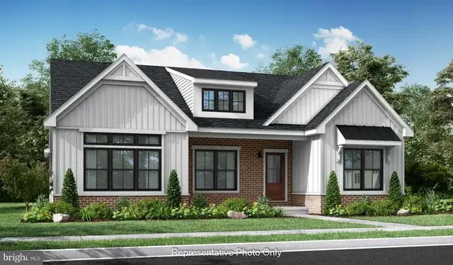 01 Estate Dr, Mechanicsburg