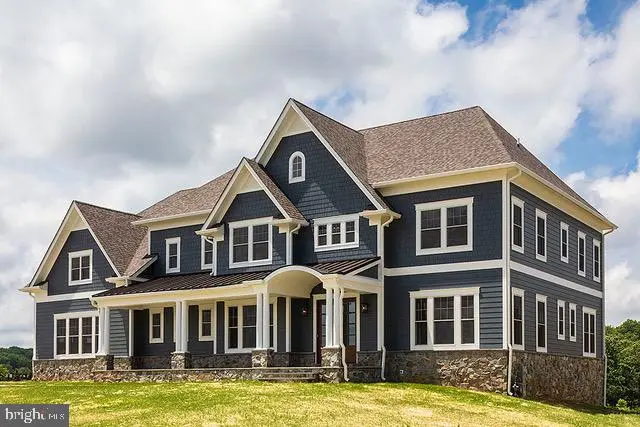 8229 White Pine Ct, FULTON