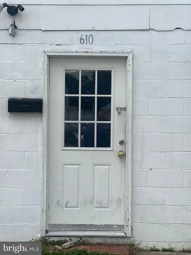 610 Pine St, Cambridge