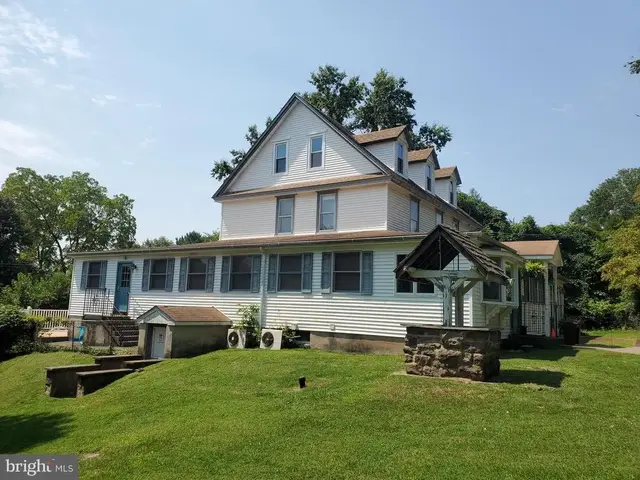615 Belmont Ave, Southampton