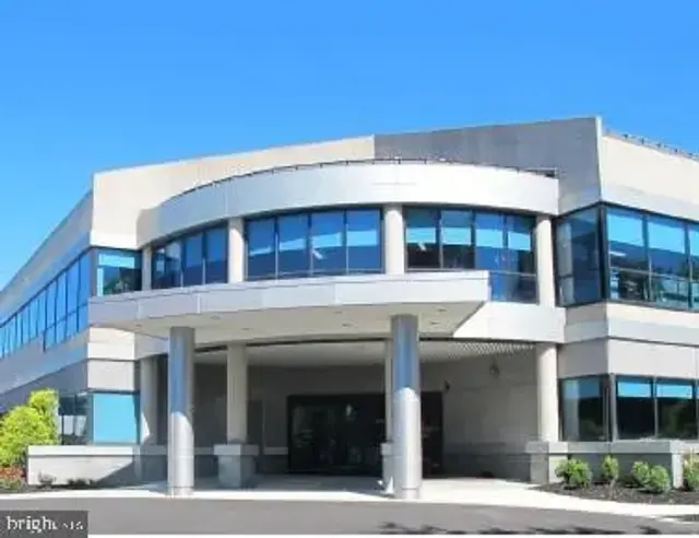 160 N Pointe Blvd #110, Lancaster