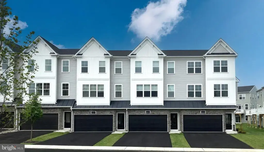 30 Warren Dr #14, CHALFONT