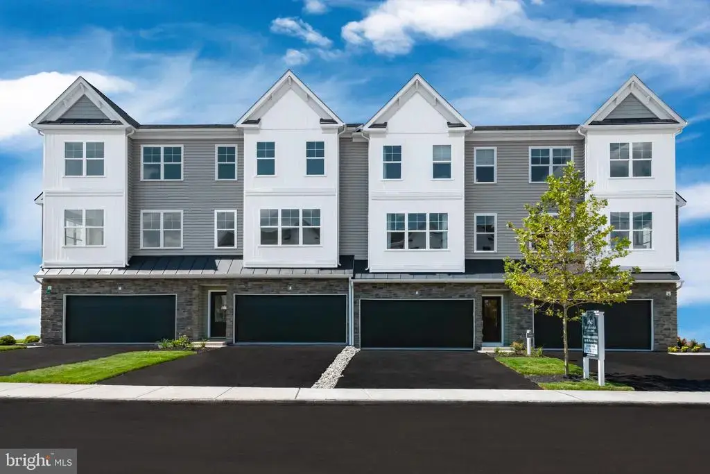 34 Warren Dr #16, CHALFONT