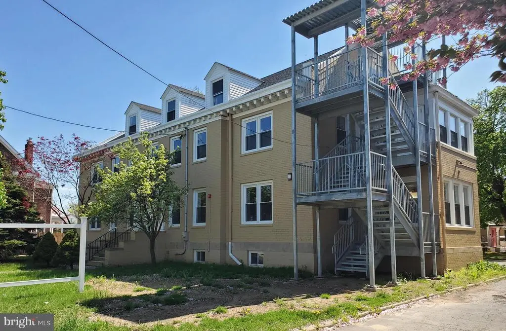 1733 S Broad St, HAMILTON