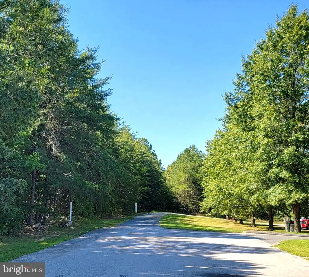 Thames Ave, Lexington Park