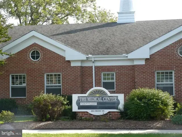105 N Front St, Seaford