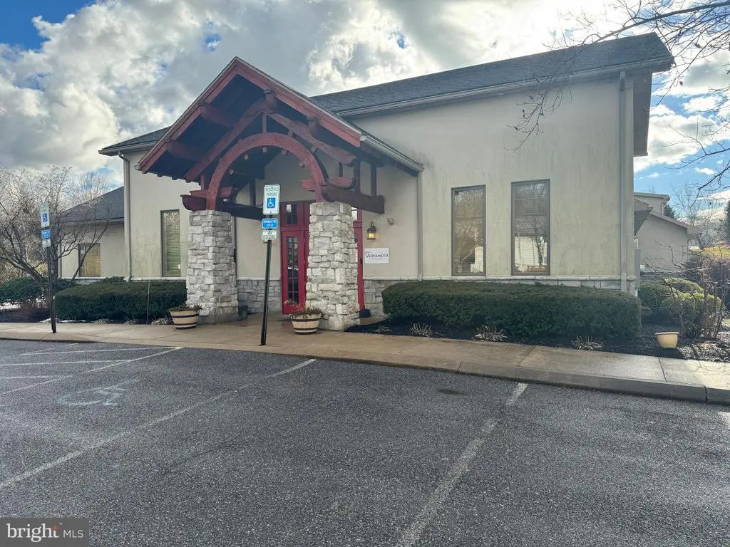 2014 Sandy Dr, STATE COLLEGE