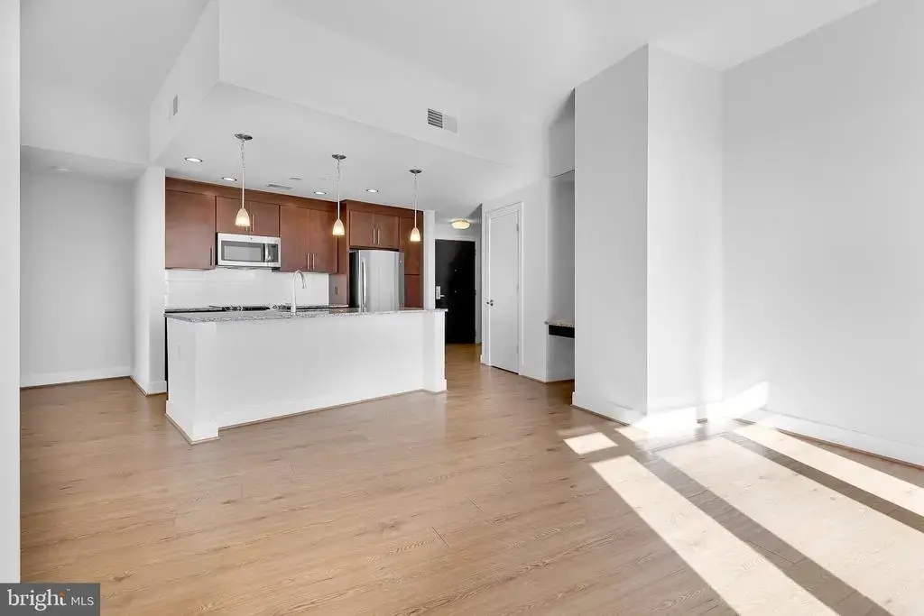880 New Jersey Ave Se #2 Br Interior Unit, WASHINGTON