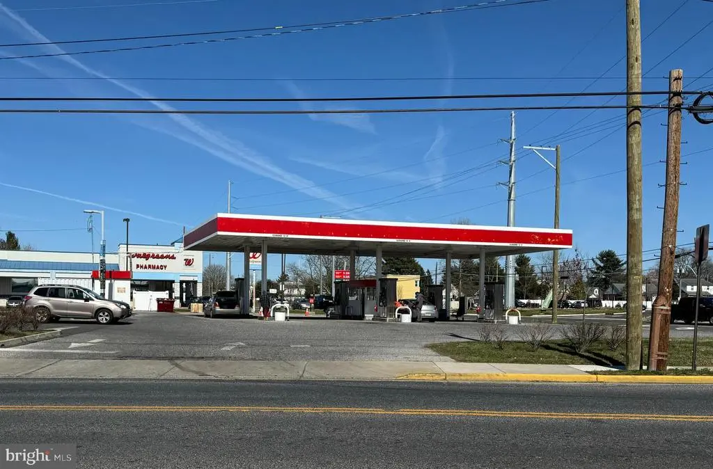 135 E Main St, PENNS GROVE