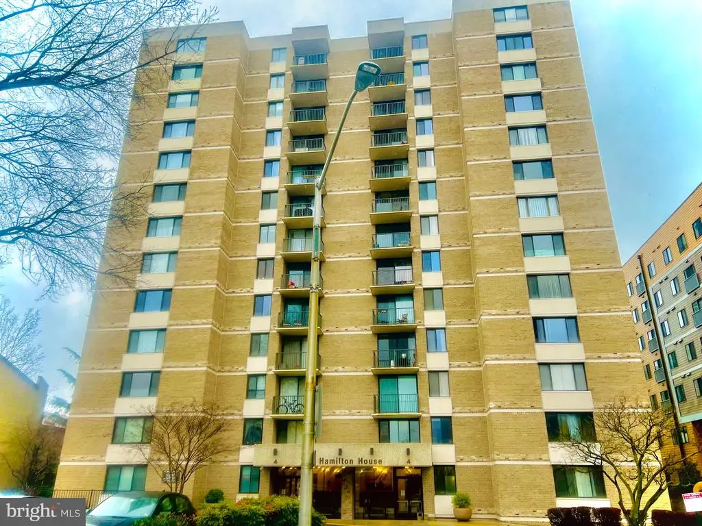 4 Monroe St #4-1004, Rockville