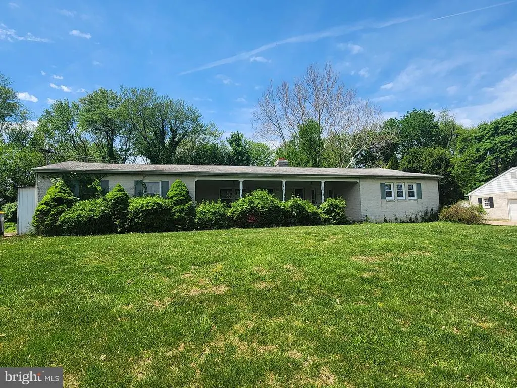 10 Addison Dr, NEWARK