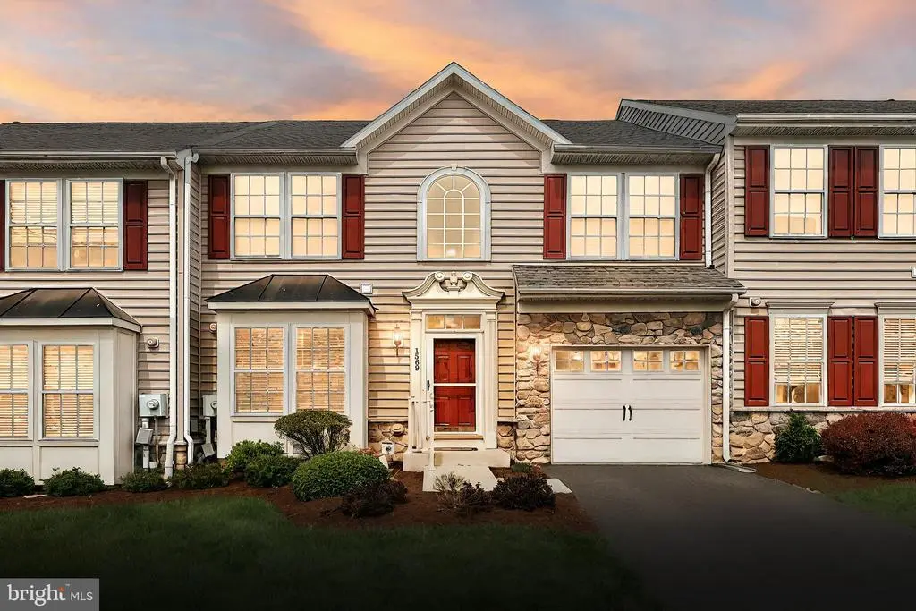 1569 Heritage Ln #7, York