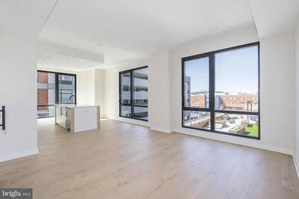 255 W. Falls Station Blvd #302, FALLS CHURCH