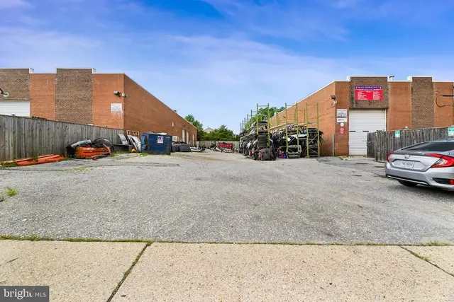7605, 7601, 7501 Barbara Ln, Clinton
