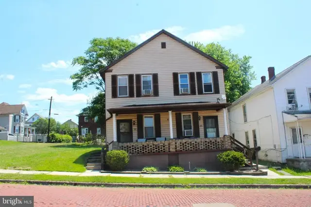16-18-20 Grand Ave, Cumberland