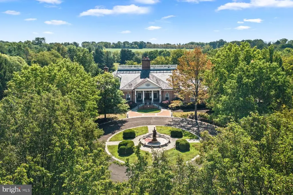 1534 N Trooper Rd, WORCESTER