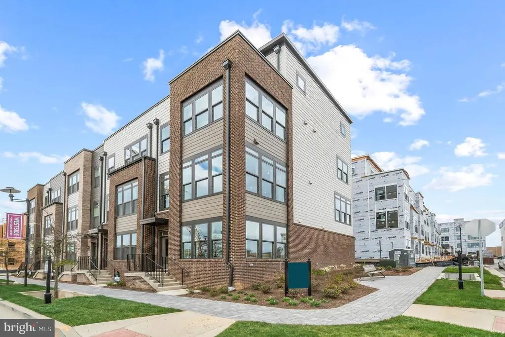 8162 Front St, Rockville