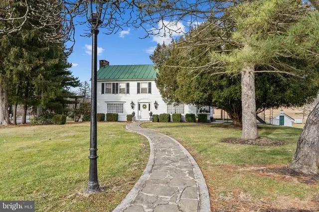 767 Pinetown Rd, Lewisberry